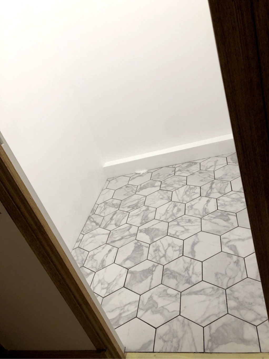 Transformation d’une salle de bain en dressing à Neuilly-sur-Seine - Maison Balzac - Spécialiste de la rénovation en Ile-de-France